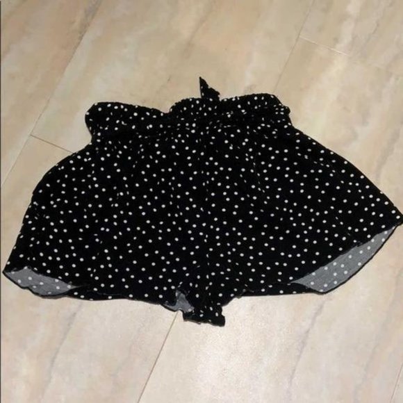 Aritzia Talula Polka Dot Elastic Shorts - Picture 2 of 3